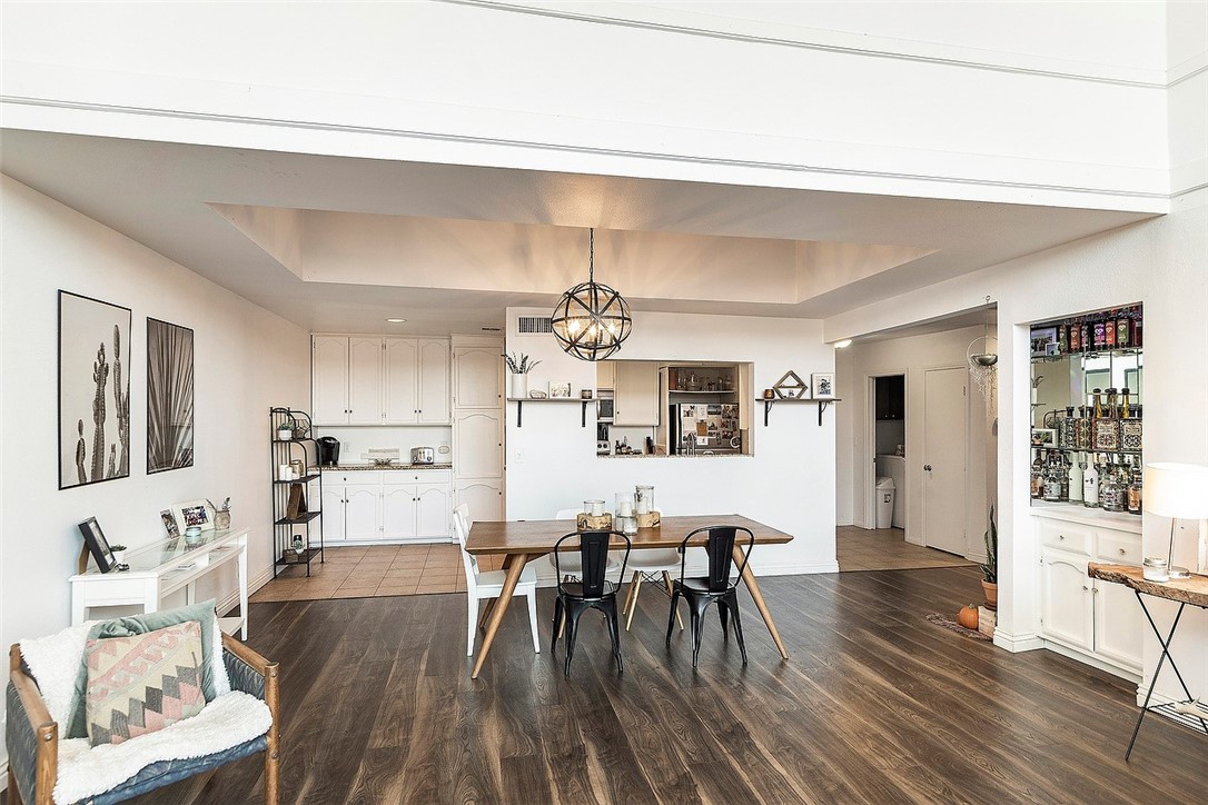 1880 Veteran Avenue 306