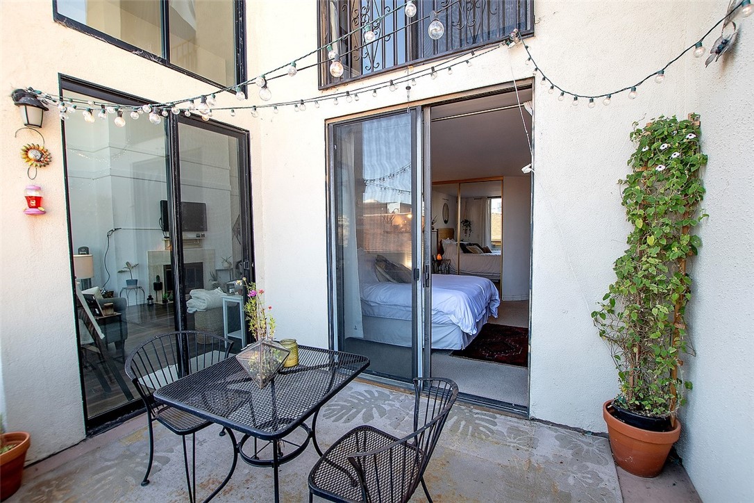 1880 Veteran Avenue 306