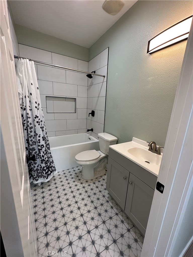 3921 Sungate Drive