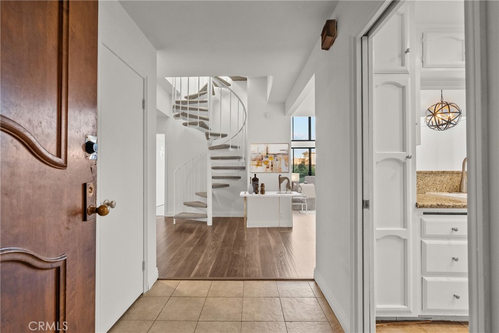 1880 Veteran Avenue PH 306