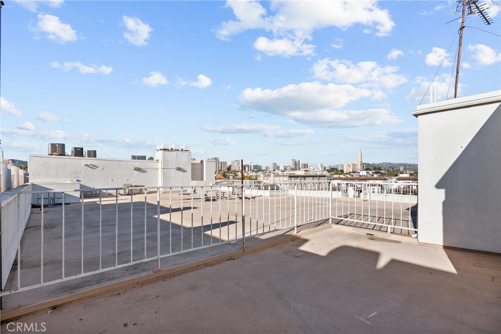 1880 Veteran Avenue PH 306