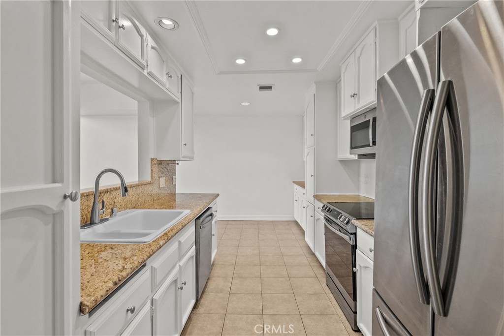 1880 Veteran Avenue PH 306