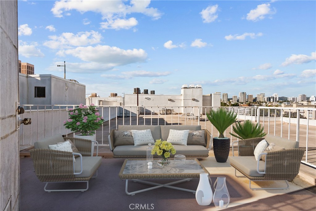 1880 Veteran Avenue PH 306