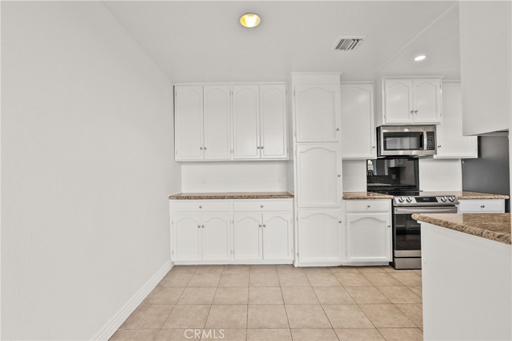 1880 Veteran Avenue PH 306