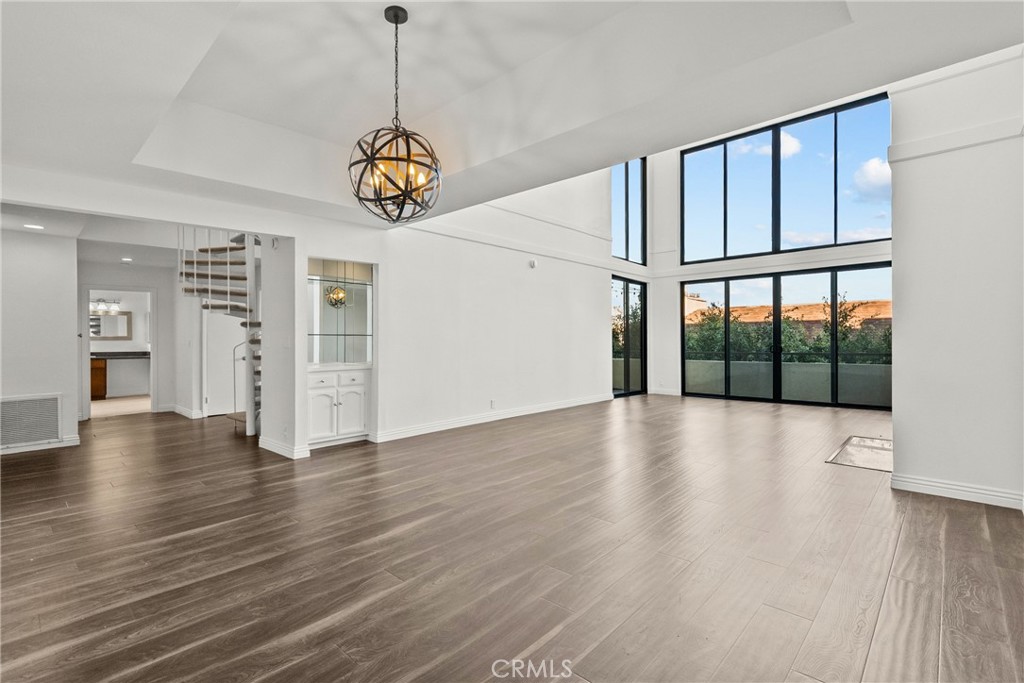 1880 Veteran Avenue PH 306