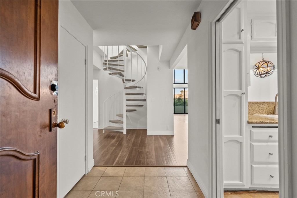 1880 Veteran Avenue PH 306