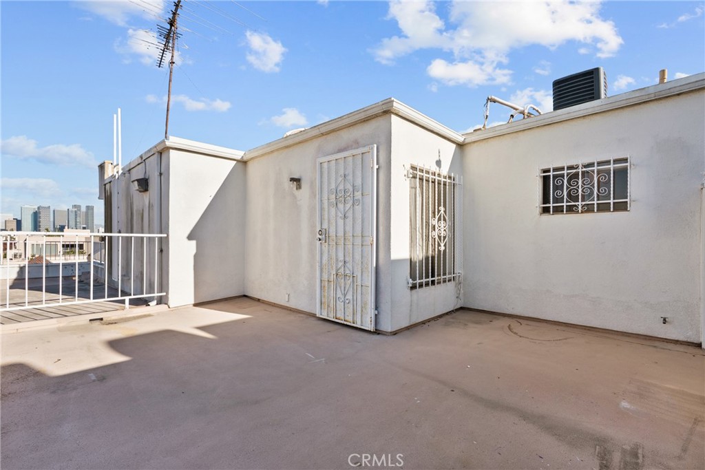 1880 Veteran Avenue PH 306