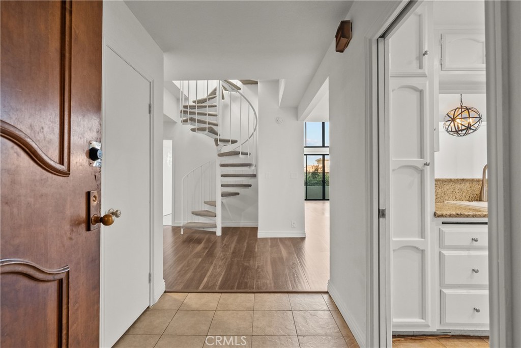 1880 Veteran Avenue PH 306