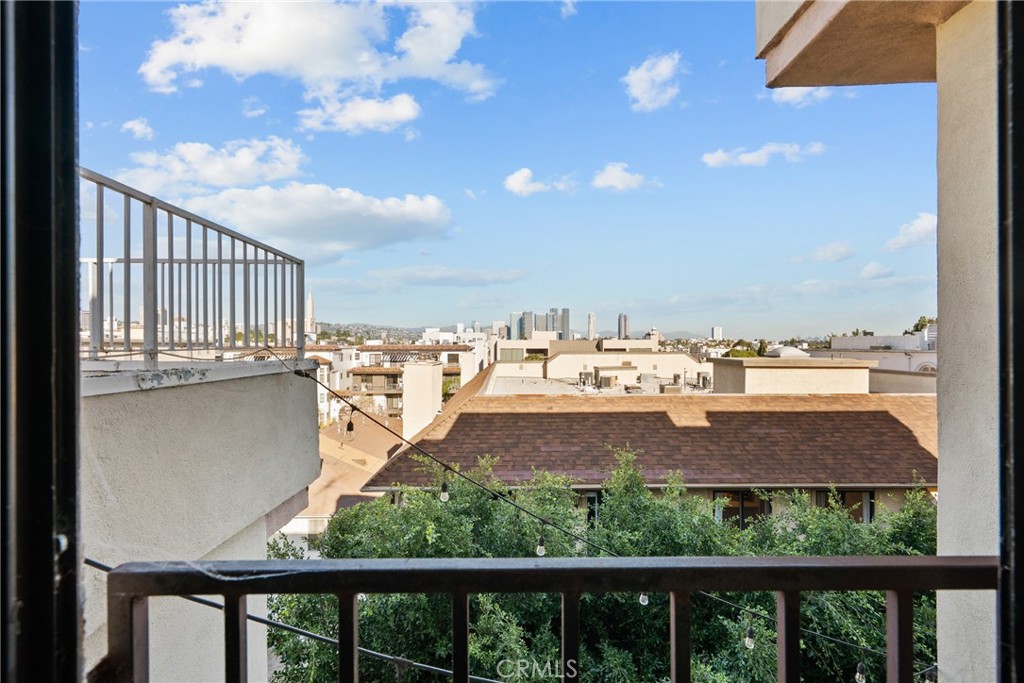 1880 Veteran Avenue PH 306