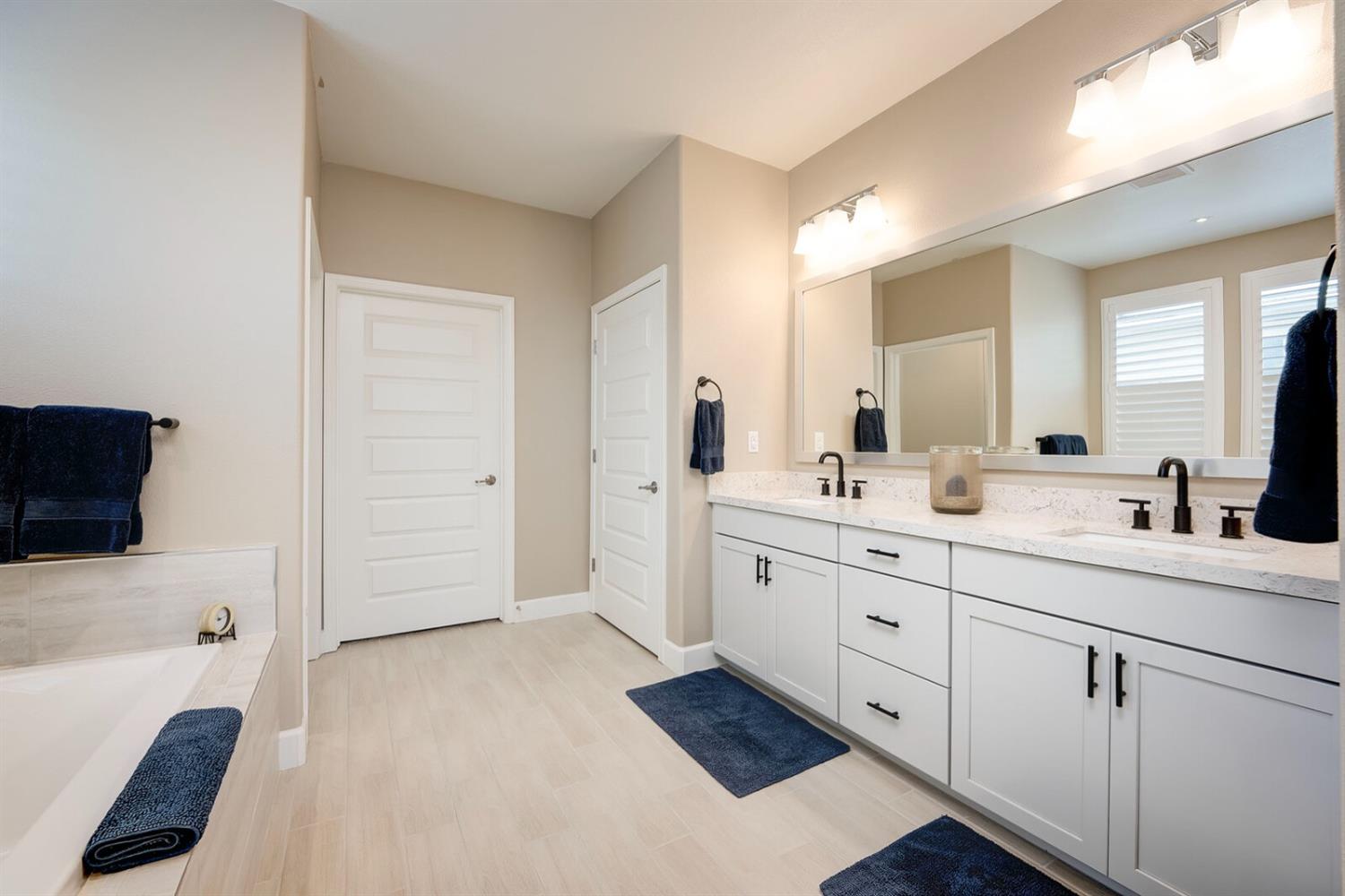 4770 Peace Lily Lane