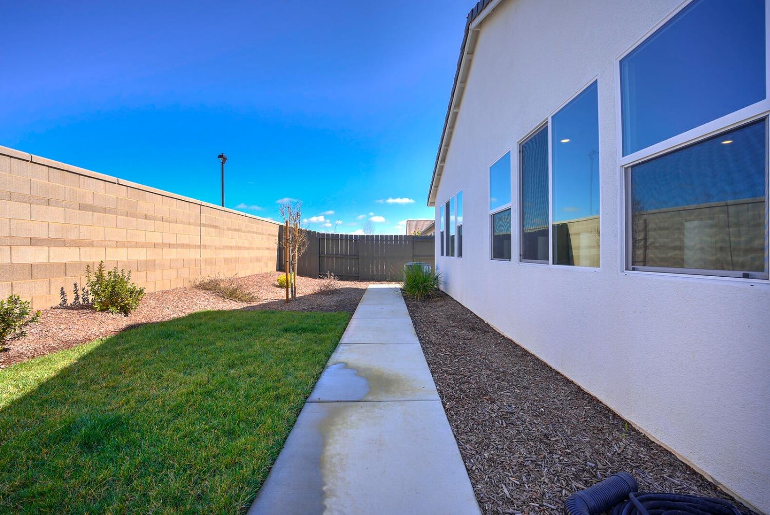 4770 Peace Lily Lane