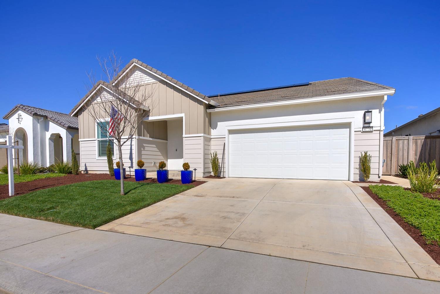 4770 Peace Lily Lane