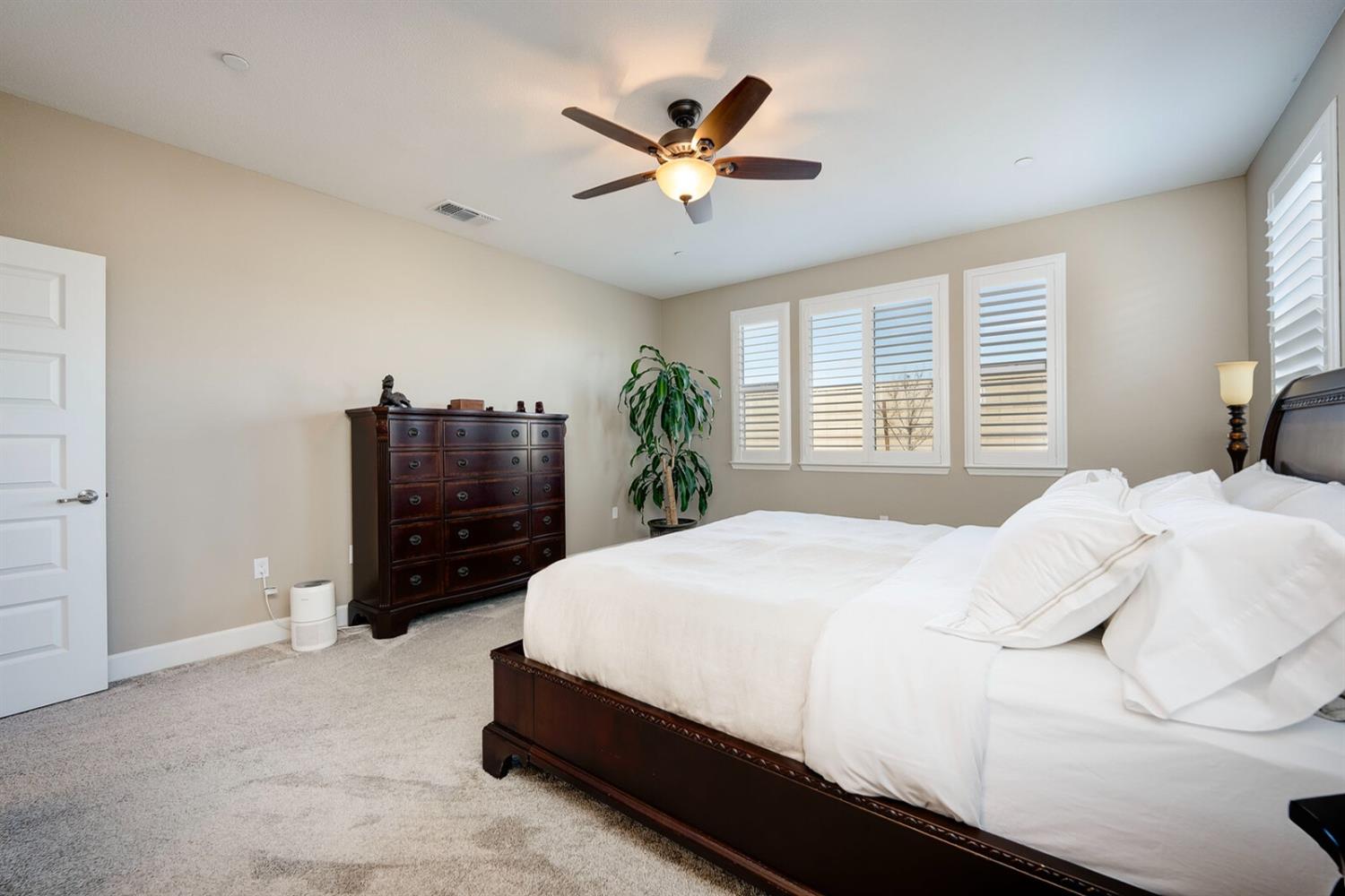 4770 Peace Lily Lane