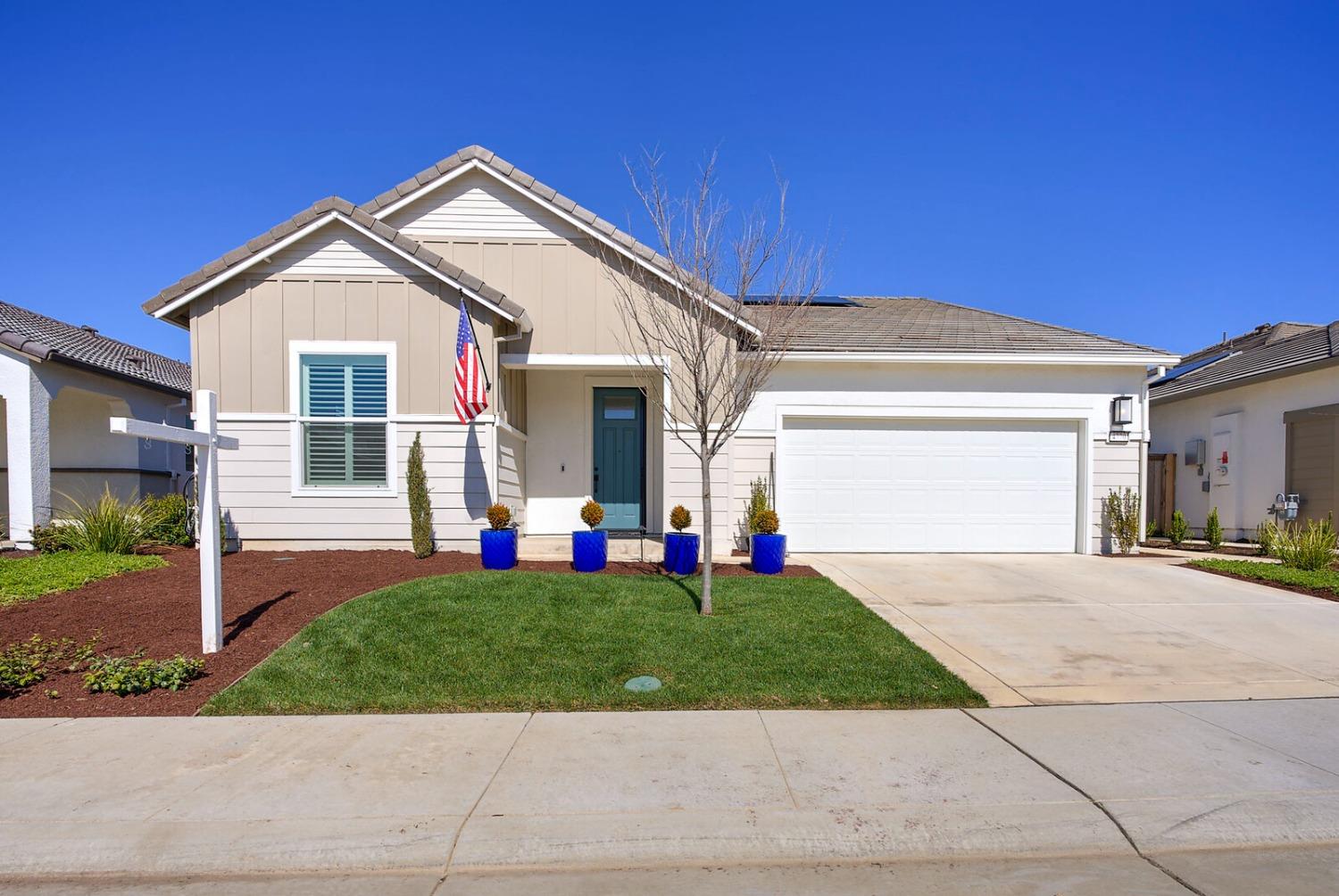 4770 Peace Lily Lane