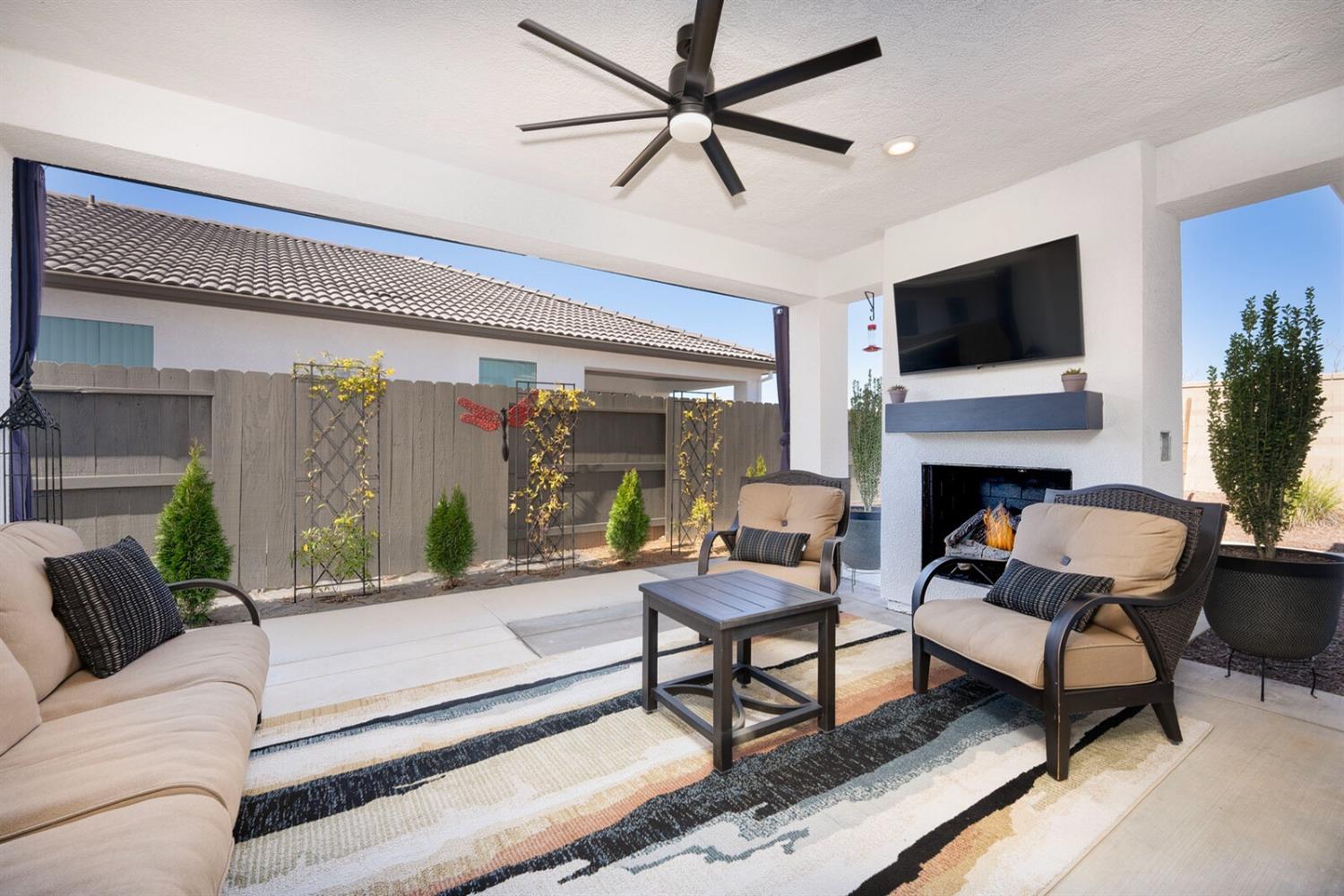 4770 Peace Lily Lane