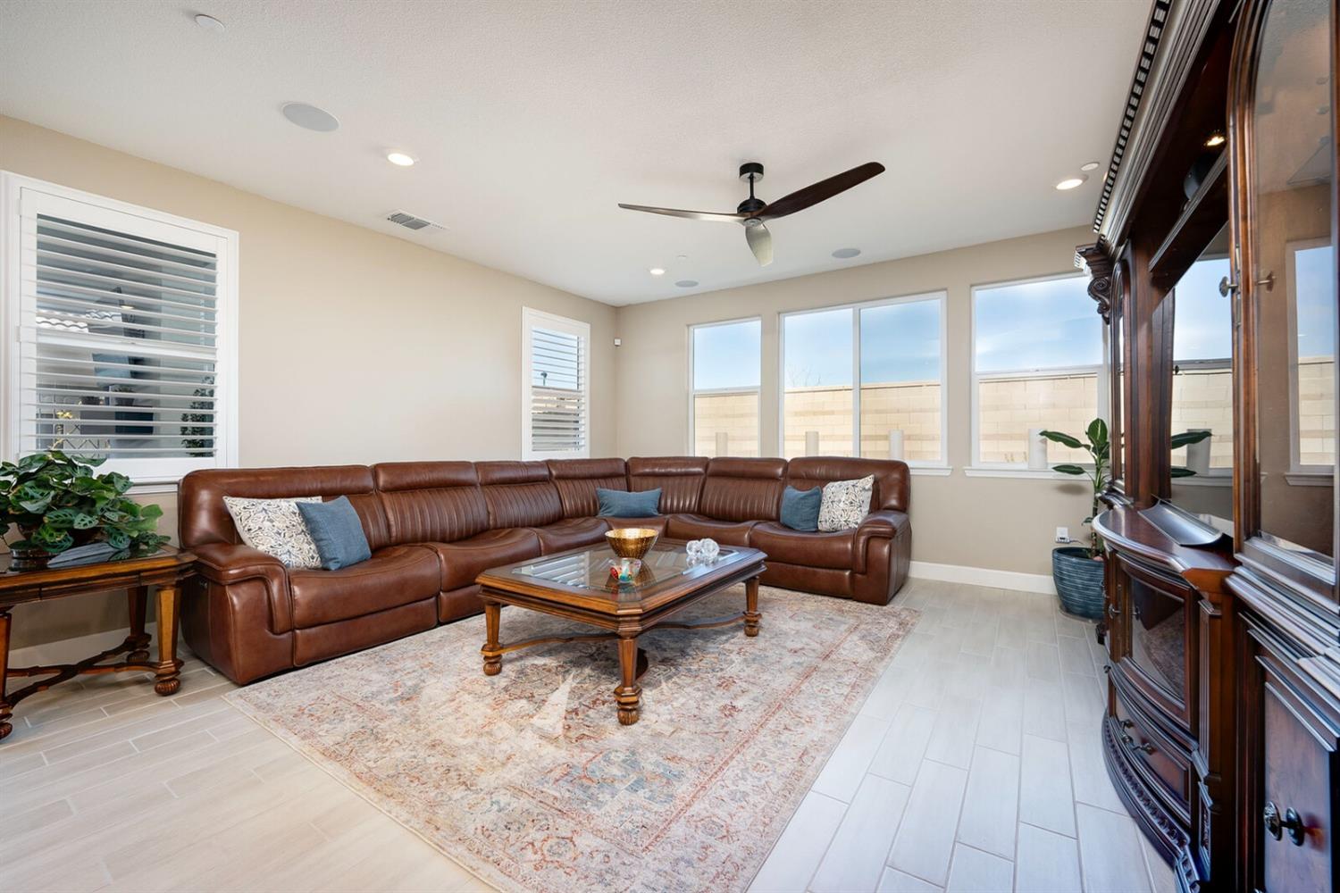 4770 Peace Lily Lane