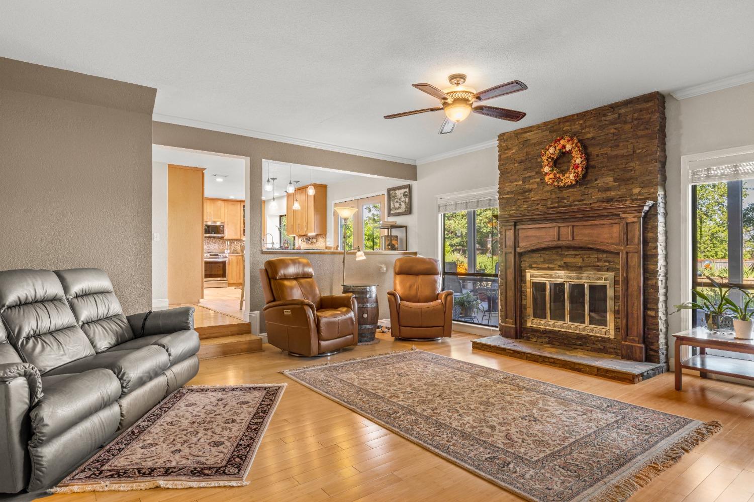 4912 Summit View Lane