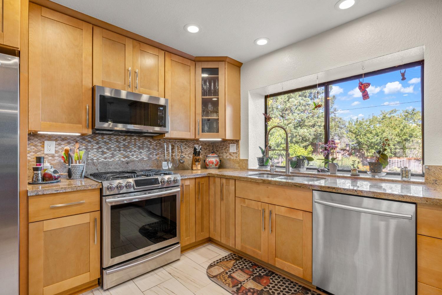 4912 Summit View Lane