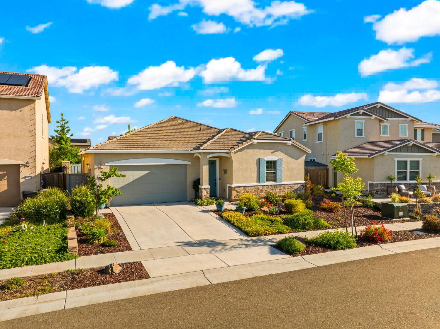5049 Forestdale Way