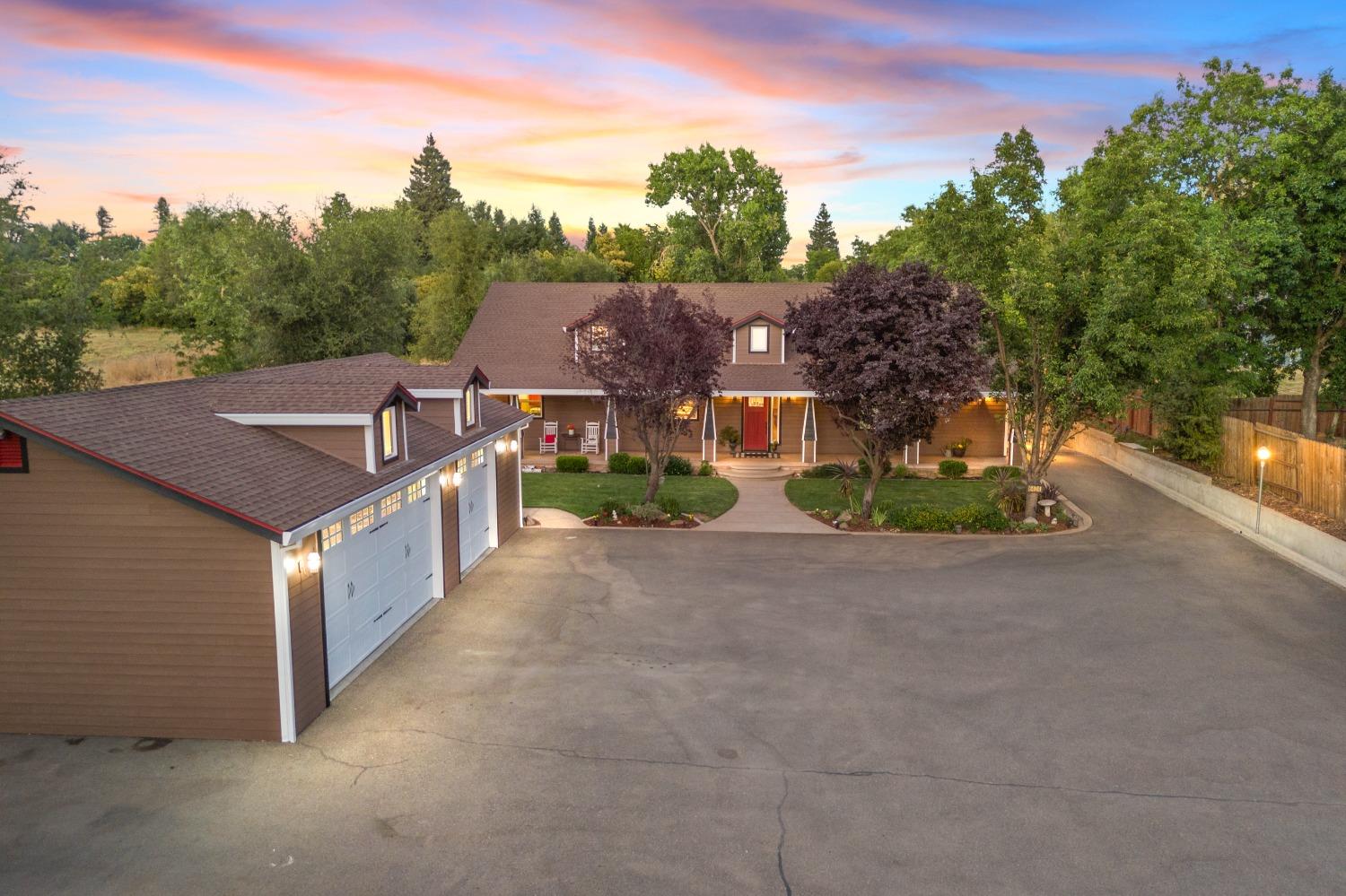 6404 Chestnut Avenue