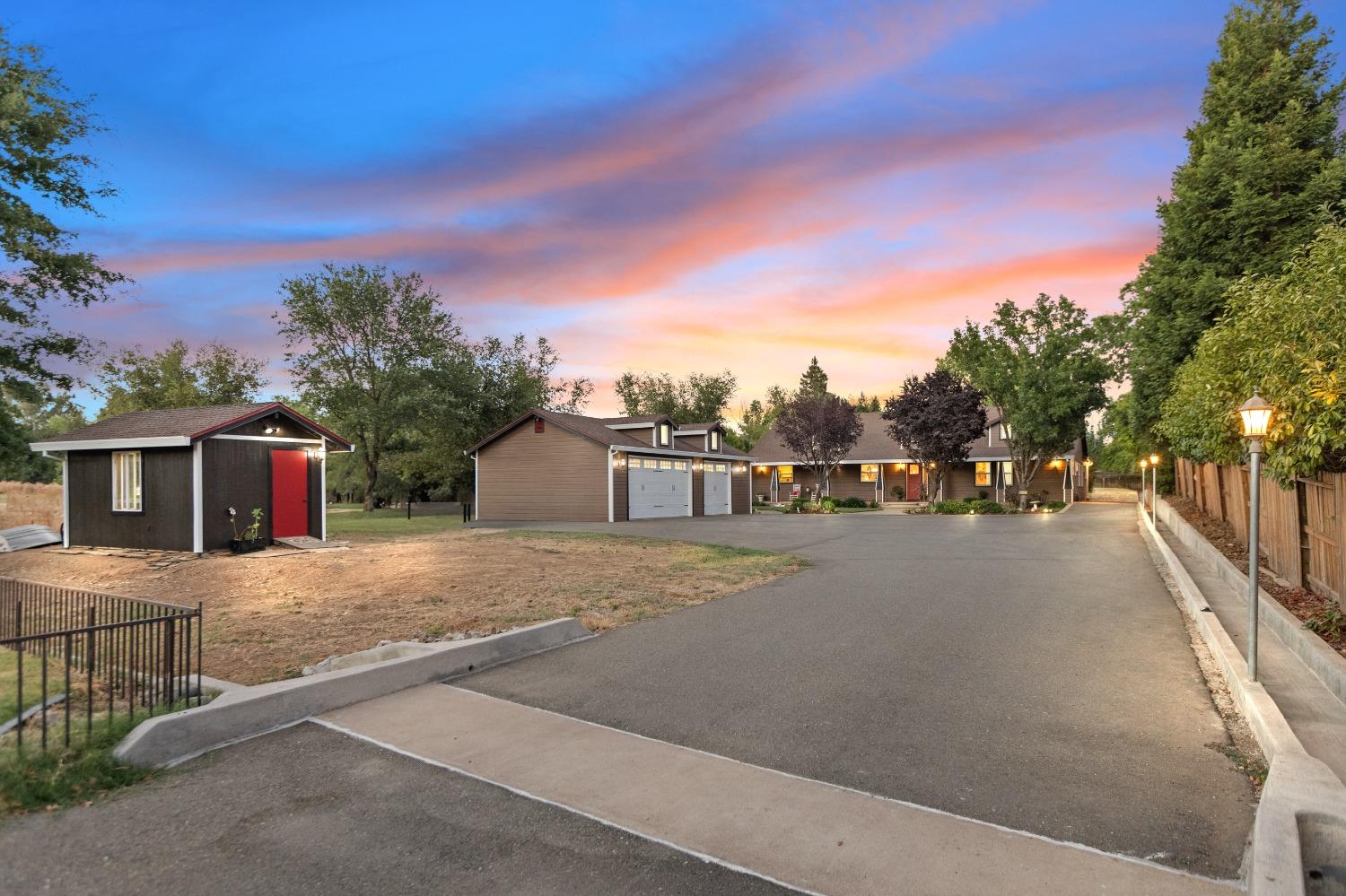 6404 Chestnut Avenue