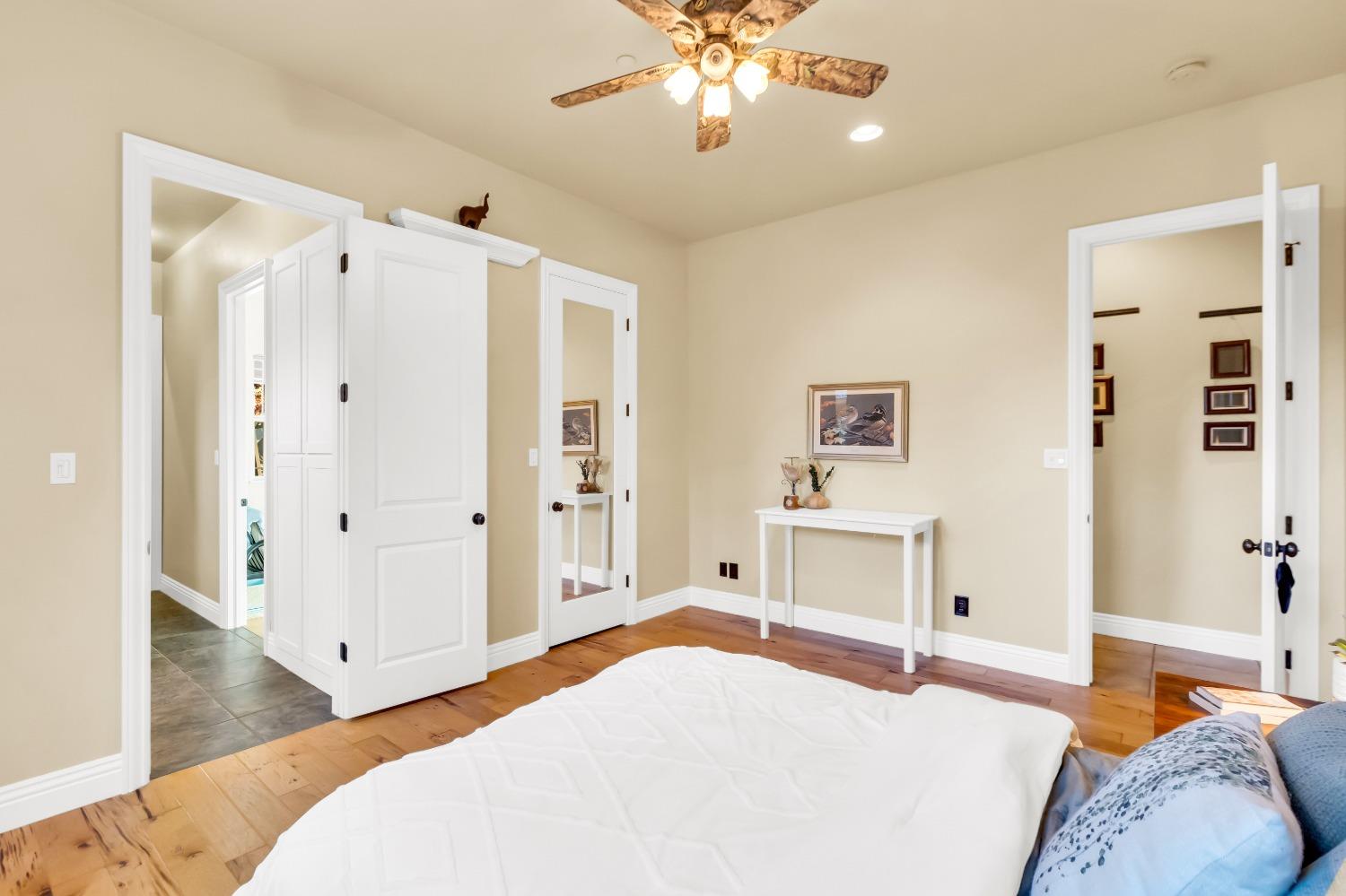 6404 Chestnut Avenue