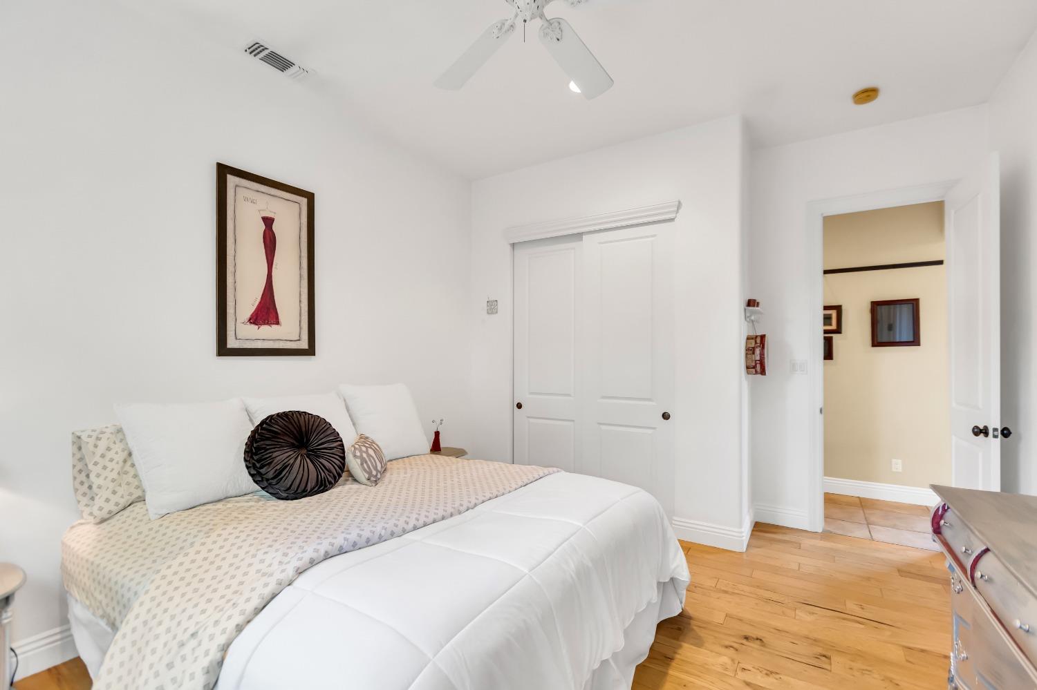 6404 Chestnut Avenue