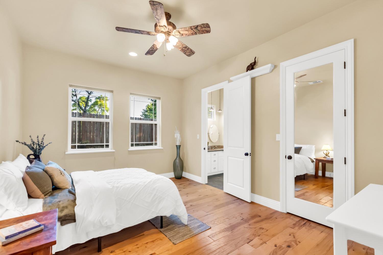 6404 Chestnut Avenue