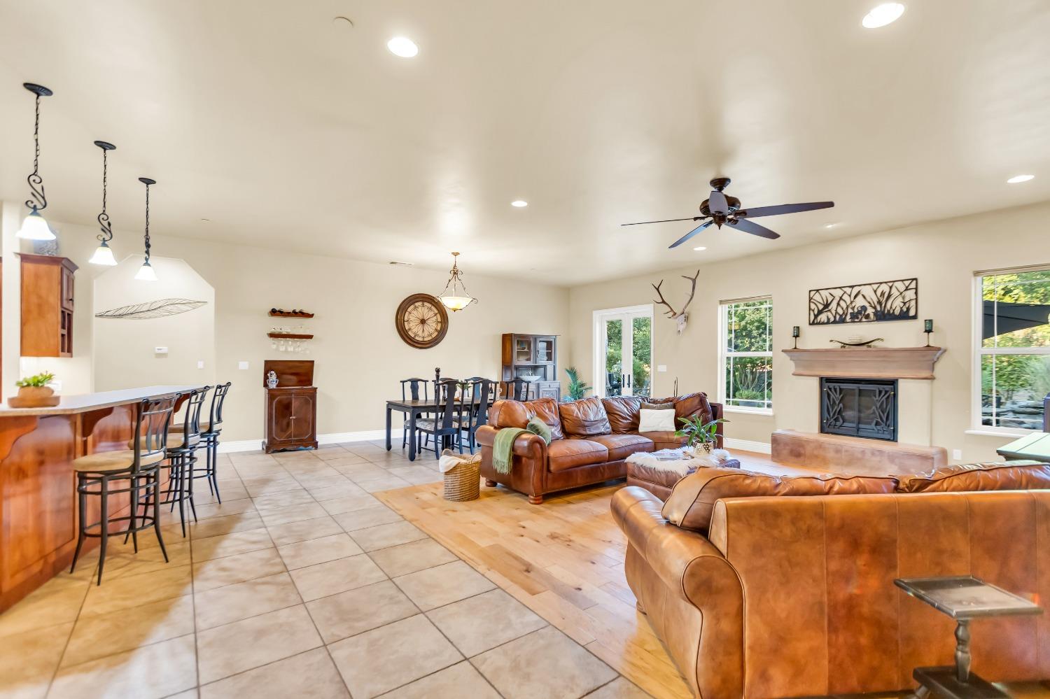 6404 Chestnut Avenue