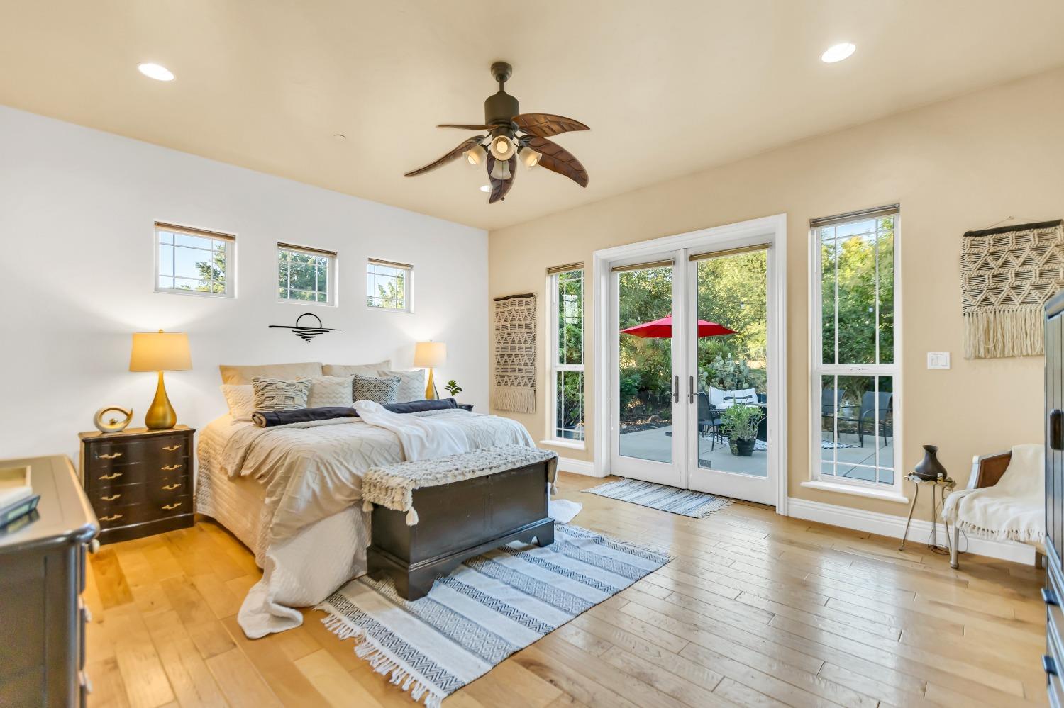 6404 Chestnut Avenue