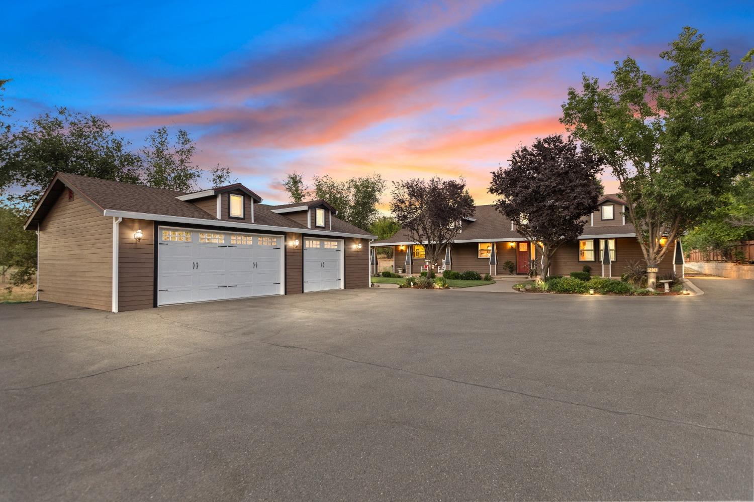 6404 Chestnut Avenue