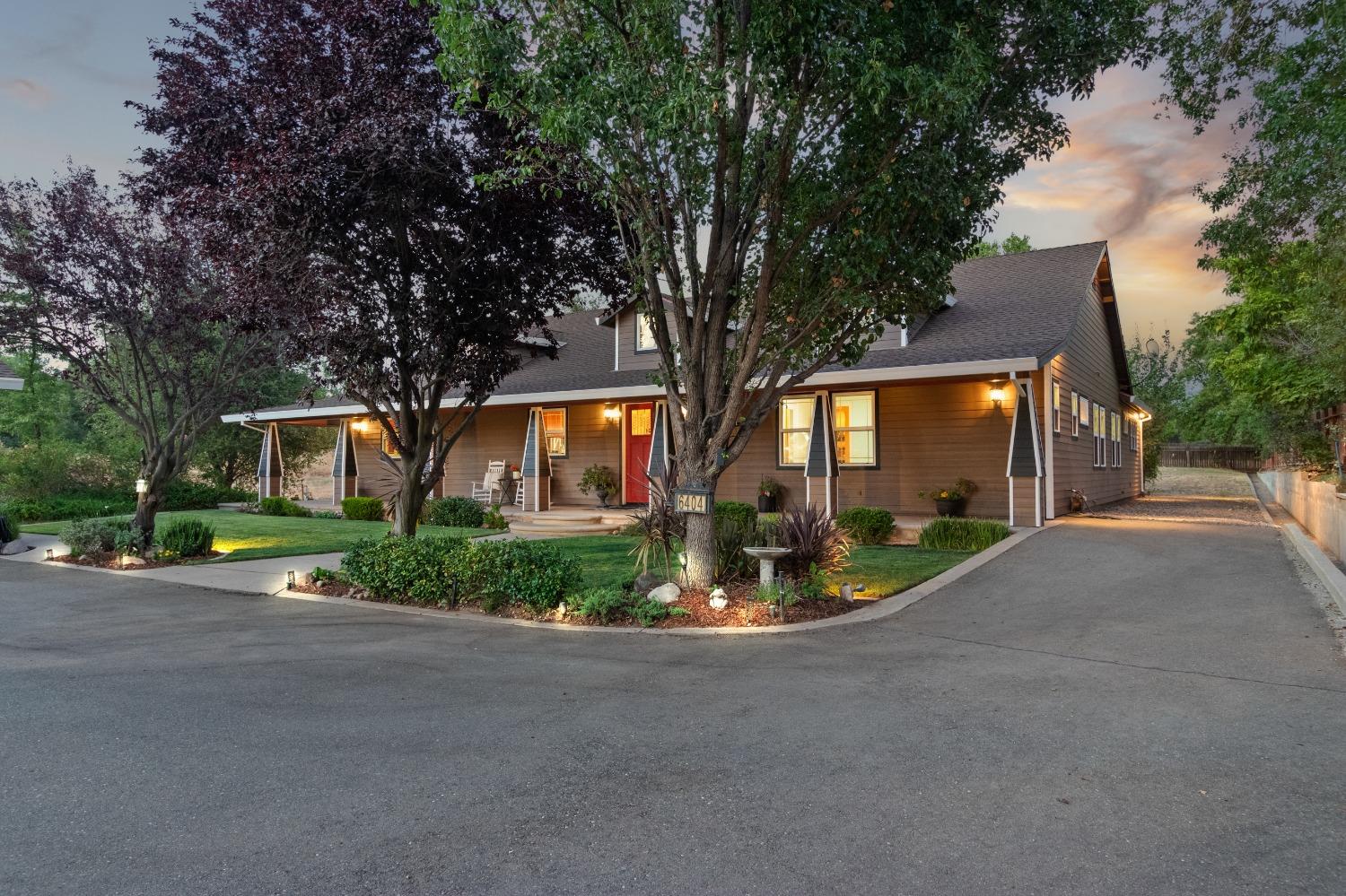 6404 Chestnut Avenue