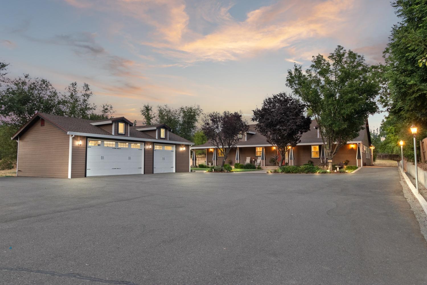 6404 Chestnut Avenue