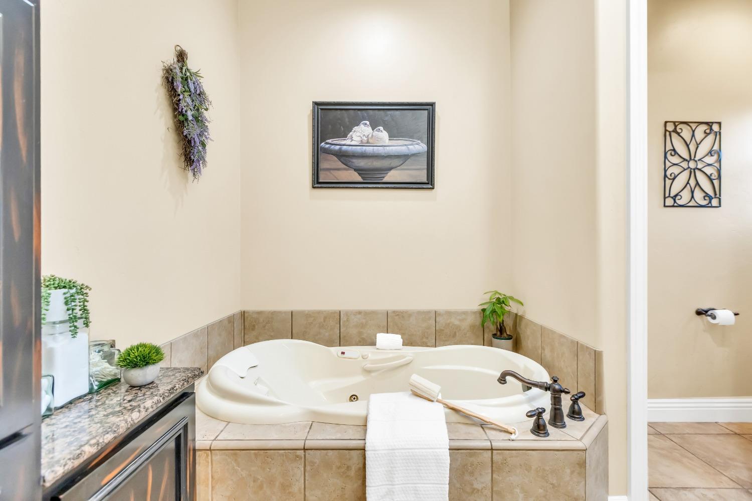 6404 Chestnut Avenue