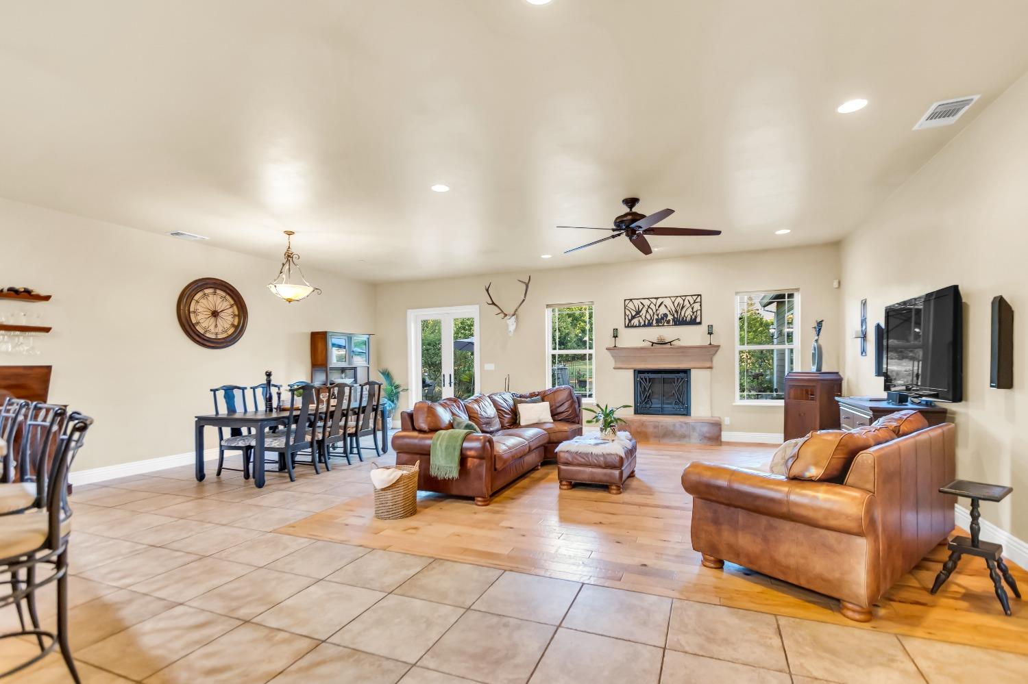 6404 Chestnut Avenue