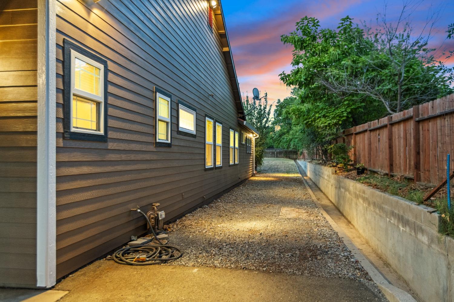 6404 Chestnut Avenue