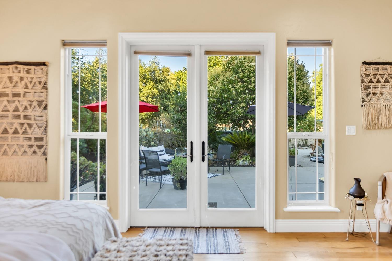 6404 Chestnut Avenue