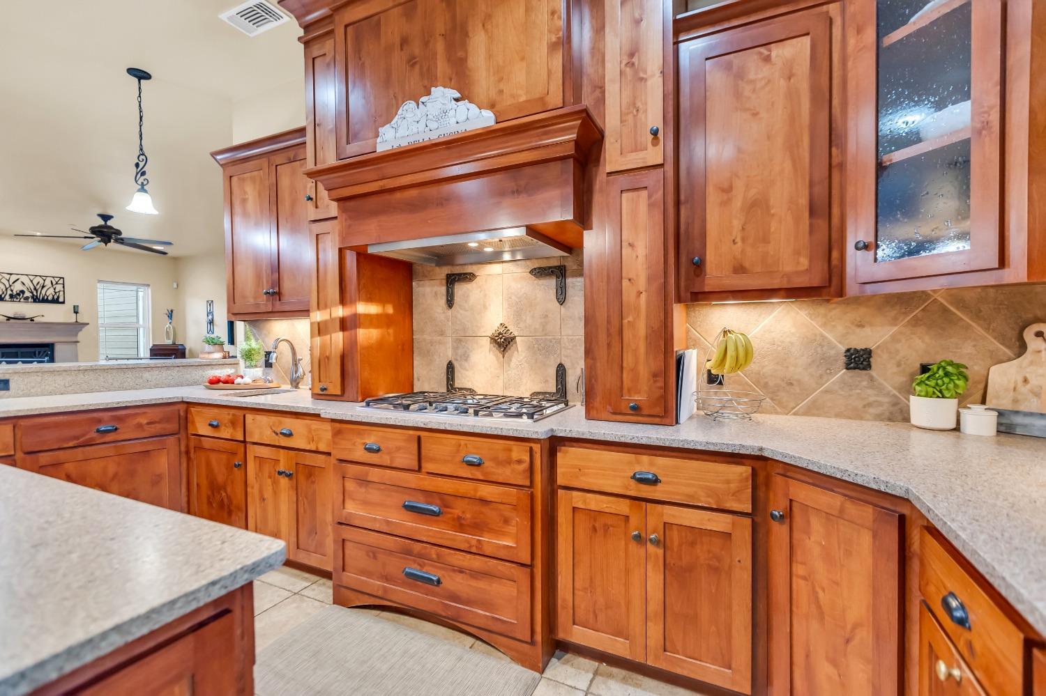 6404 Chestnut Avenue