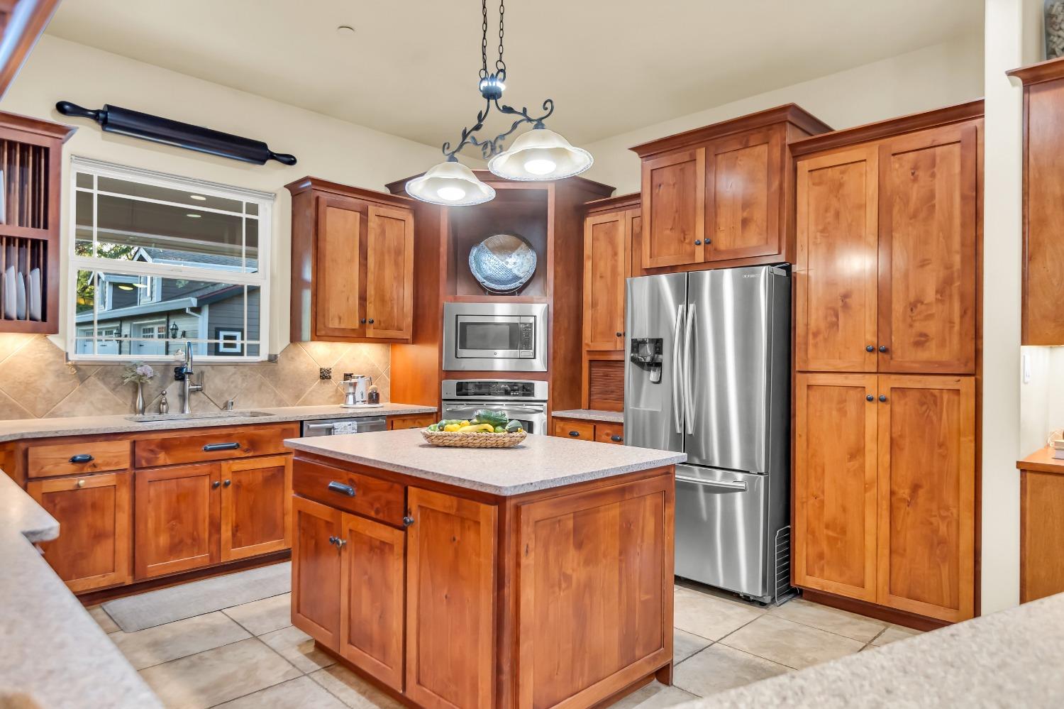 6404 Chestnut Avenue