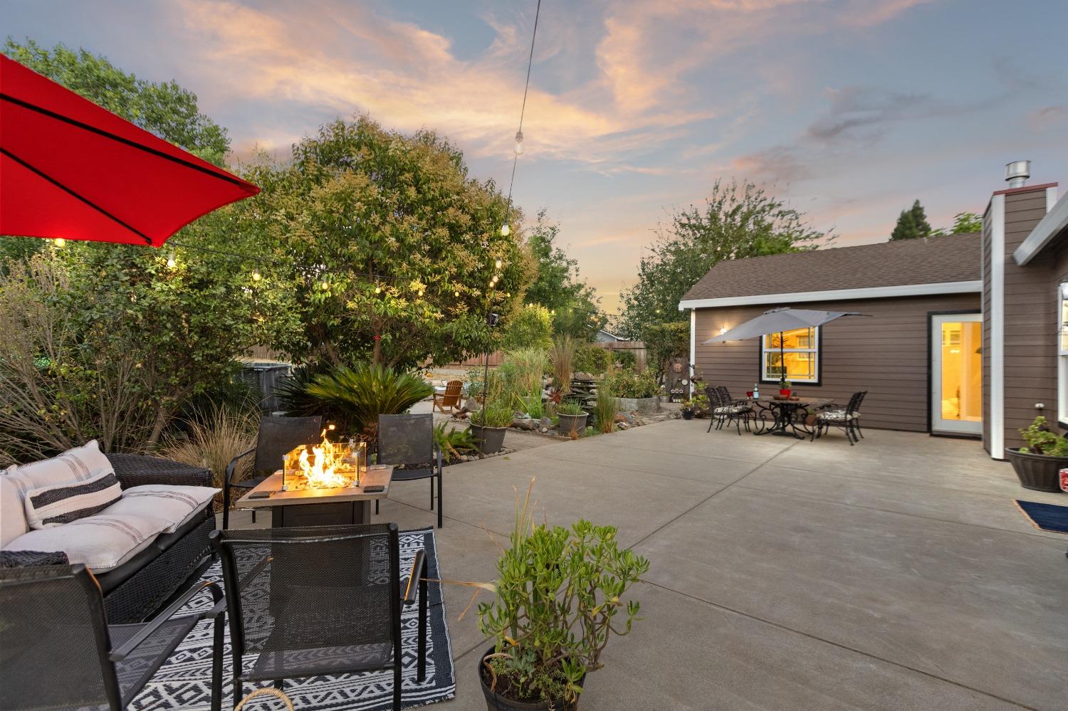 6404 Chestnut Avenue