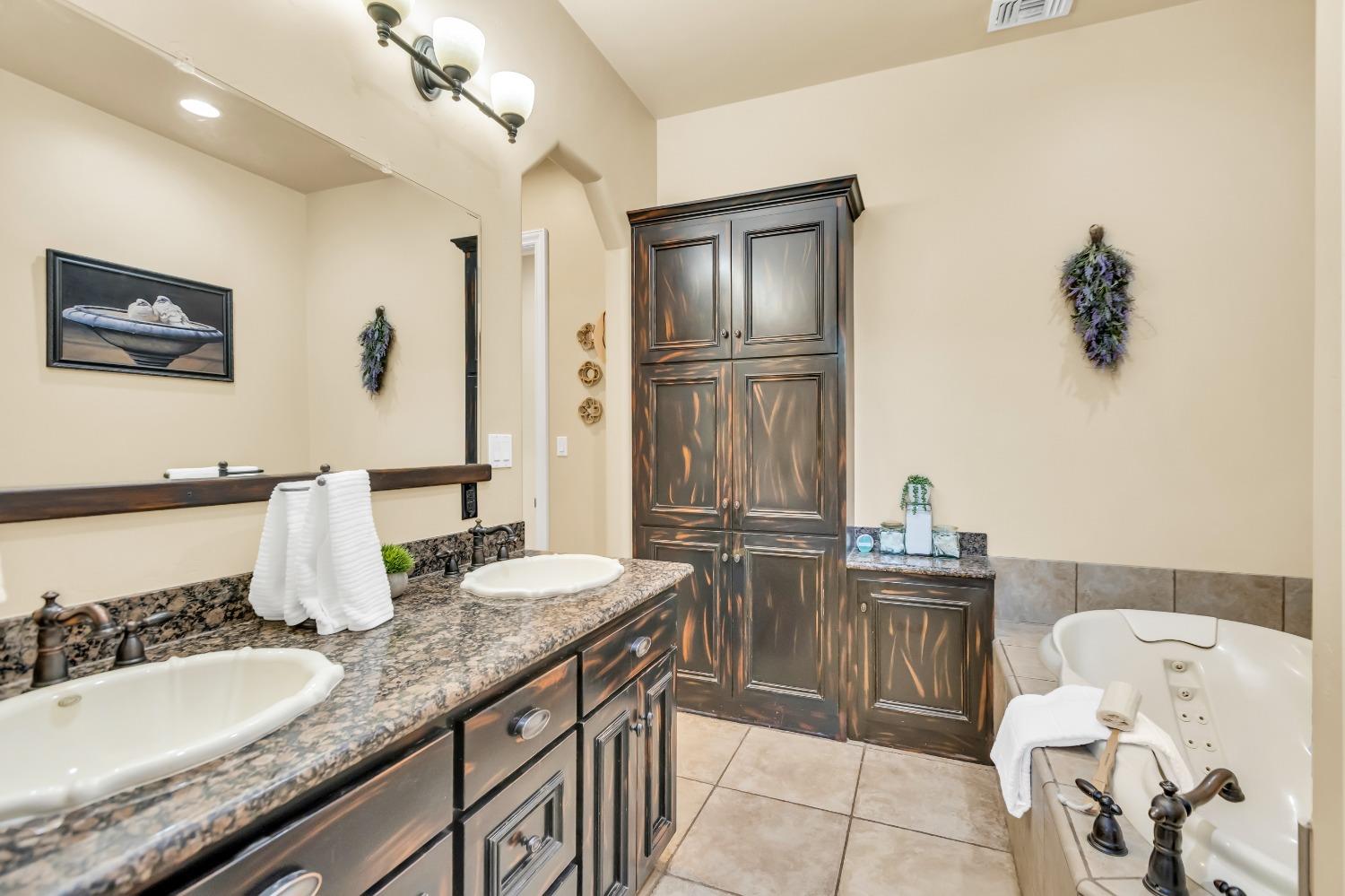 6404 Chestnut Avenue