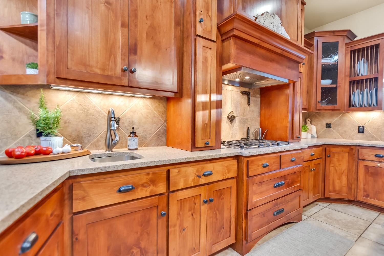 6404 Chestnut Avenue