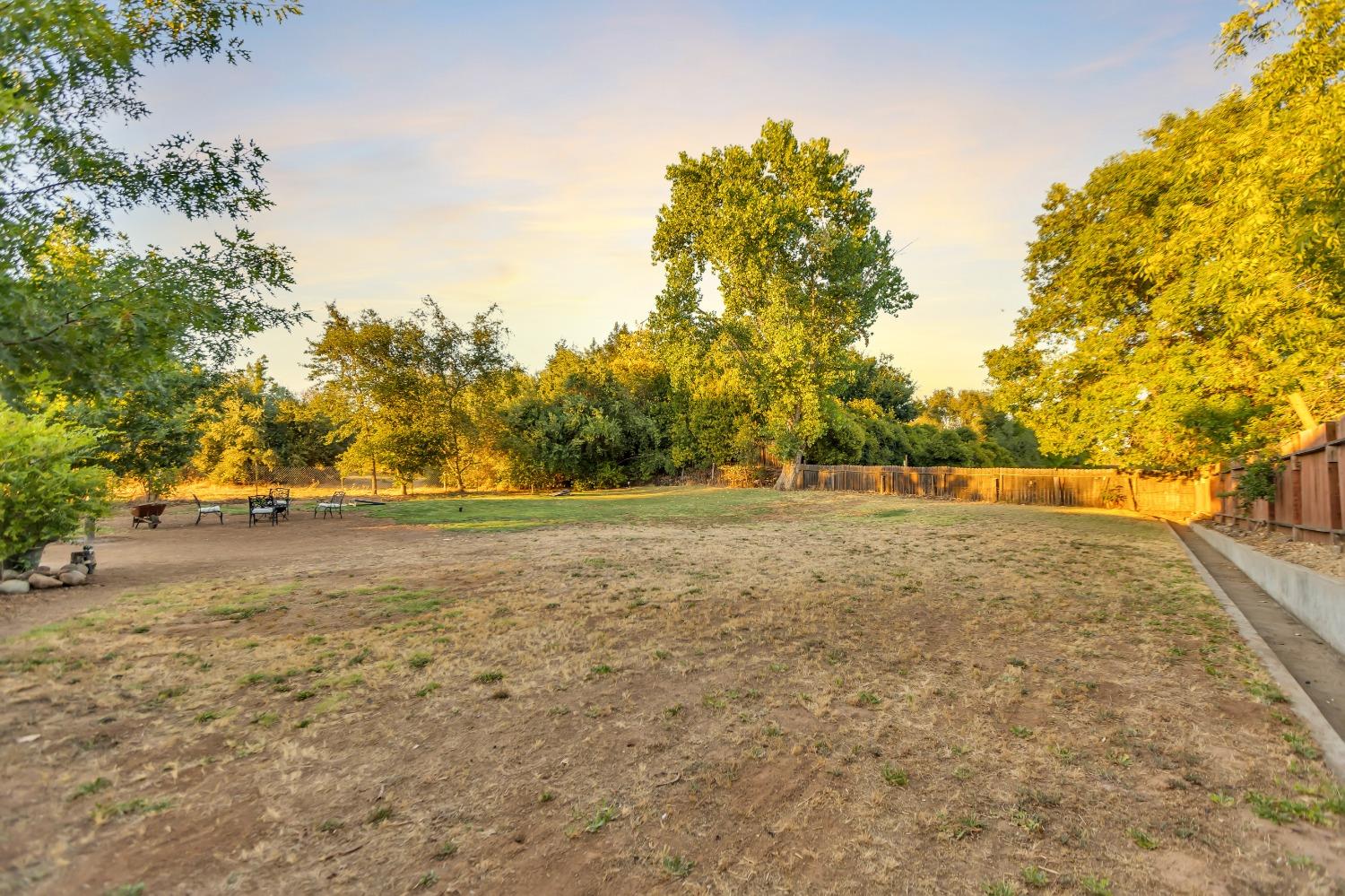 6404 Chestnut Avenue