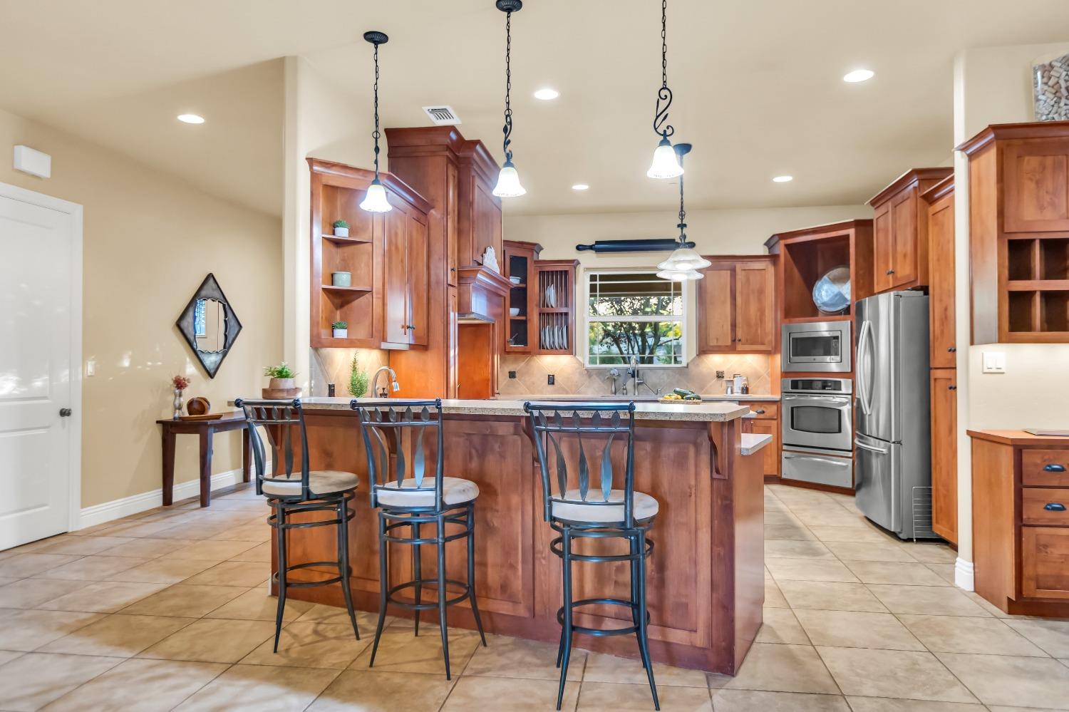 6404 Chestnut Avenue