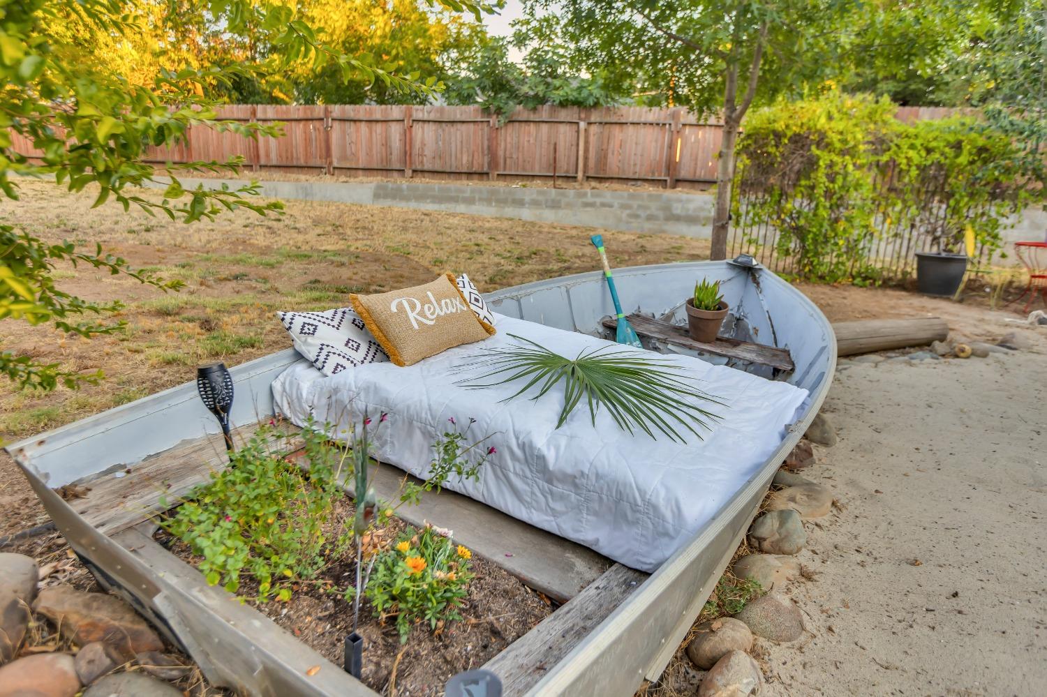 6404 Chestnut Avenue