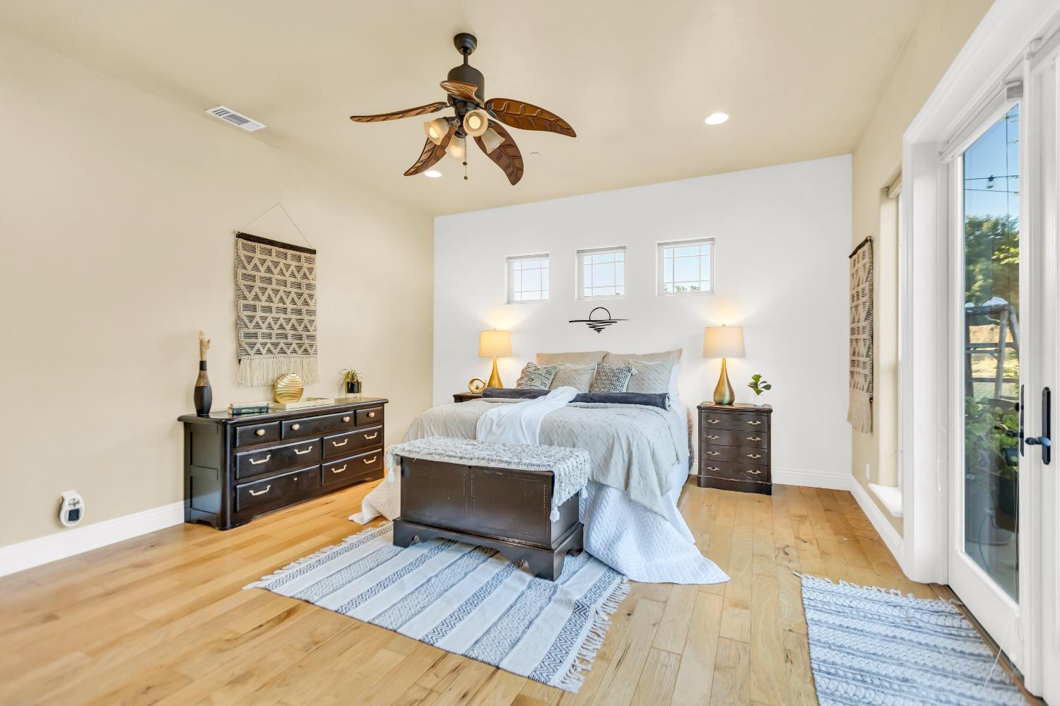 6404 Chestnut Avenue