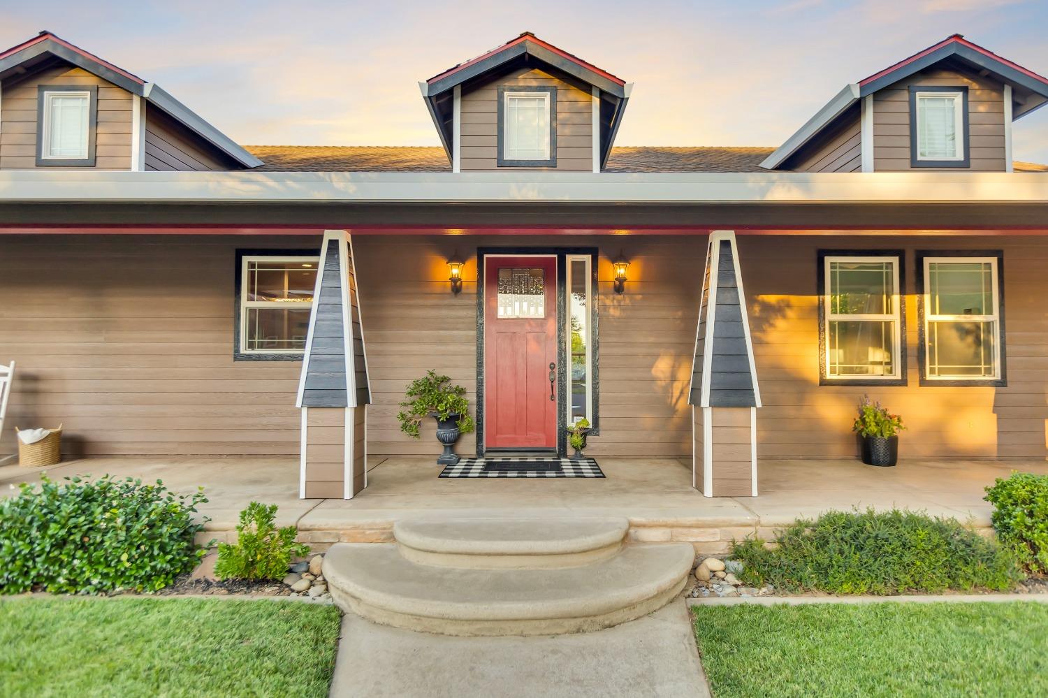 6404 Chestnut Avenue