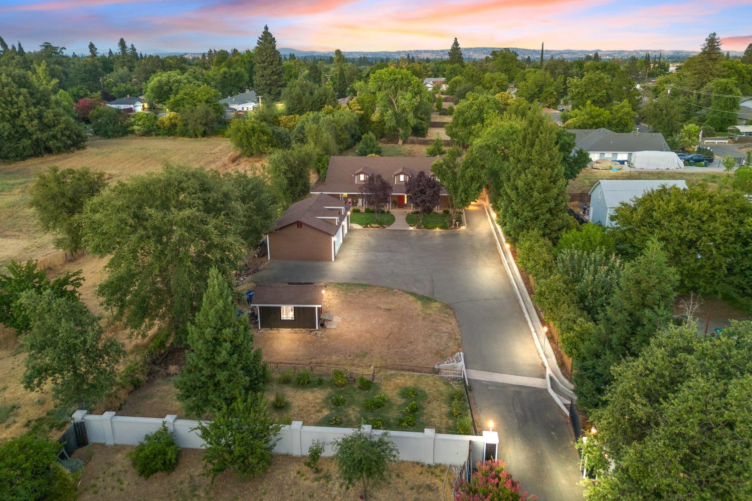 6404 Chestnut Avenue