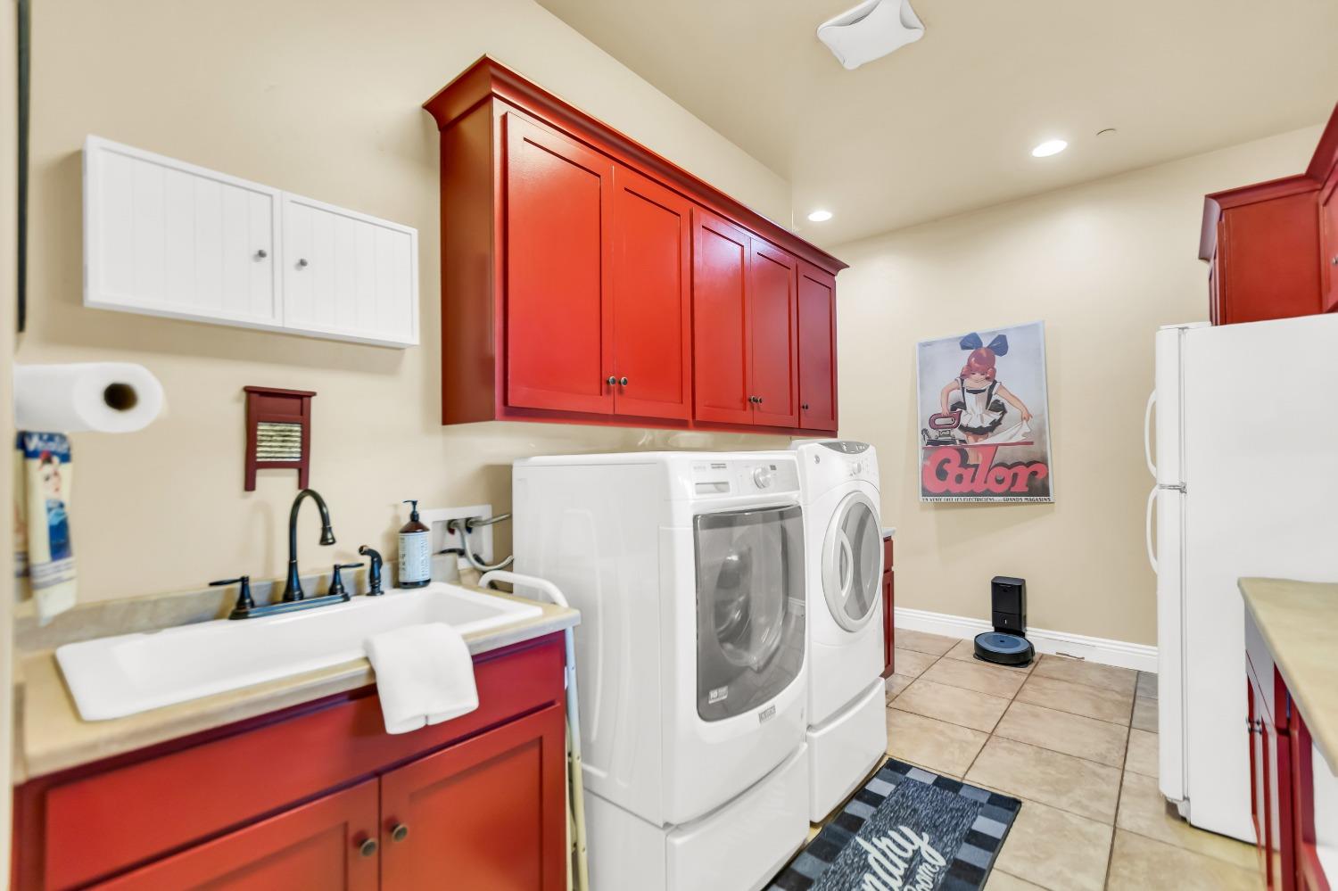 6404 Chestnut Avenue