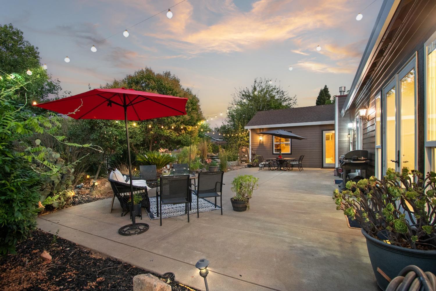 6404 Chestnut Avenue